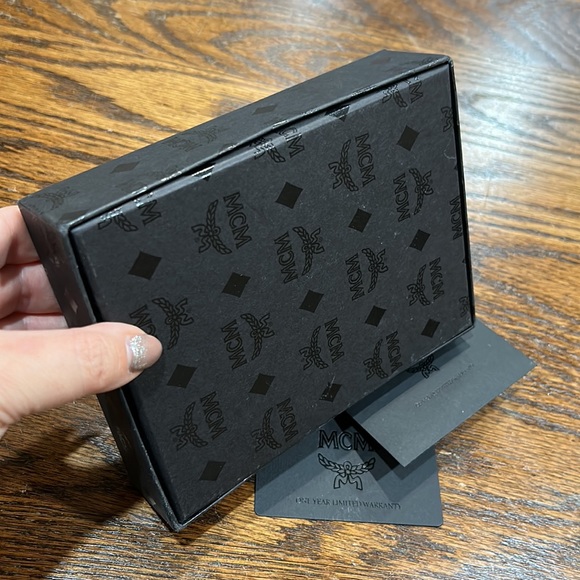 MCM Accessory Box - Picture 7 of 12